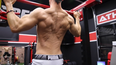 wide grip pullup exercise
