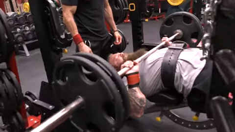 pause on bench press