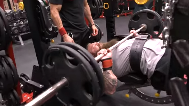 pause on bench press