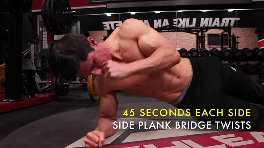 How to Do a Weighted Side Plank to Strengthen and Tone Your Obliques