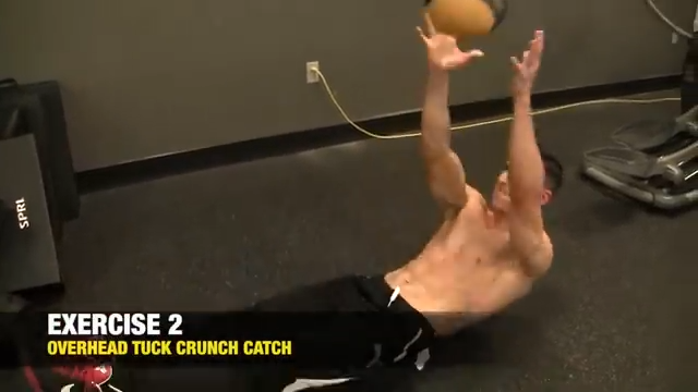 overhead tuck crunch catch